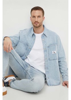 Calvin Klein Jeans koszula jeansowa męska kolor niebieski regular z kołnierzykiem klasycznym ze sklepu ANSWEAR.com w kategorii Koszule męskie - zdjęcie 169844435
