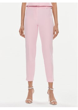 Maryley Spodnie materiałowe 24EB52Z/43OR Różowy Regular Fit ze sklepu MODIVO w kategorii Spodnie damskie - zdjęcie 169846848