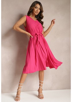 Fuksjowa Plisowana Sukienka Midi z Plisami na Dole i Paskiem w Talii Wrensilva ze sklepu Renee odzież w kategorii Sukienki - zdjęcie 169855835