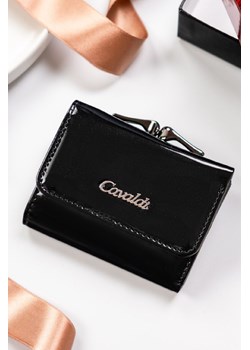 Mały lakierowany portfel damski czarny z ochroną RFID Protect - Cavaldi ze sklepu 5.10.15 w kategorii Portfele damskie - zdjęcie 169856569