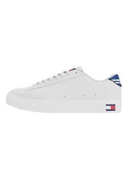 Tommy Hilfiger Sneakersy w kolorze białym ze sklepu Limango Polska w kategorii Trampki męskie - zdjęcie 169861138