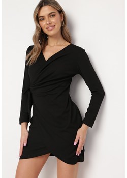 Czarna Sukienka Kopertowa Mini Wiązana w Pasie Icona ze sklepu Born2be Odzież w kategorii Sukienki - zdjęcie 169879526