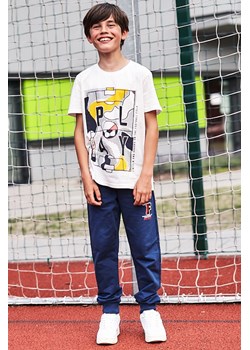 Granatowe spodnie dresowe regular dla chłopca z nadrukiem ze sklepu 5.10.15 w kategorii Spodnie chłopięce - zdjęcie 169880337