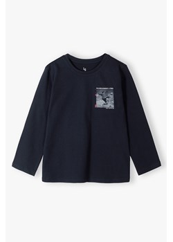 Granatowa bluzka bawełniana z długim rękawem dla chłopca ze sklepu 5.10.15 w kategorii T-shirty chłopięce - zdjęcie 169880475