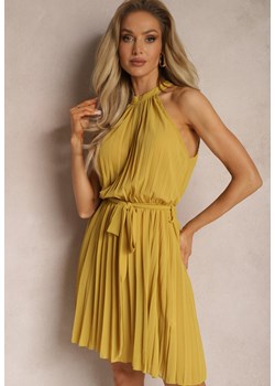 Żółta Rozkloszowana Sukienka z Plisami i Zapięciem przy Karku Mini Dodatkowo Pasek Asmeriema ze sklepu Renee odzież w kategorii Sukienki - zdjęcie 169892168