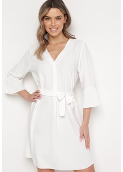 Biała Sukienka Mini z Paskiem w Talii i Plisowanymi Rękawami Urssalia ze sklepu Born2be Odzież w kategorii Sukienki - zdjęcie 169892565