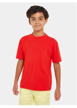 Tommy Hilfiger T-Shirt Essential KB0KB08575 M Czerwony Regular Fit ze sklepu MODIVO w kategorii T-shirty chłopięce - zdjęcie 169895805