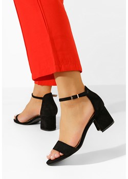 Czarne sandały na niskim słupku Nomeria ze sklepu Zapatos w kategorii Sandały damskie - zdjęcie 169905307