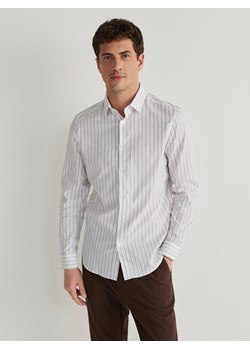 Reserved - Koszula slim fit w paski - biały ze sklepu Reserved w kategorii Koszule męskie - zdjęcie 169935095