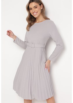 Jasnoszara Sukienka Midi z Plisowaną Spódnicą i Paskiem Ondinetta ze sklepu Born2be Odzież w kategorii Sukienki - zdjęcie 169936017