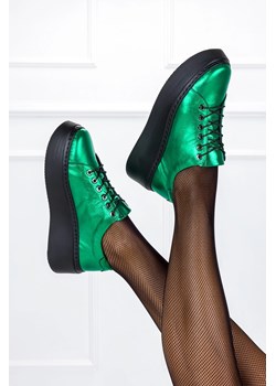 Zielone sneakersy skórzane damskie metaliczne buty sportowe sznurowane na platformie PRODUKT POLSKI Casu 2290 ze sklepu Casu.pl w kategorii Półbuty damskie - zdjęcie 169946338
