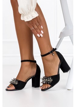Czarne sandały z kryształkami na słupku damskie z zakrytą piętą pasek wokół kostki Casu ER23WX12-B ze sklepu Casu.pl w kategorii Sandały damskie - zdjęcie 169946786