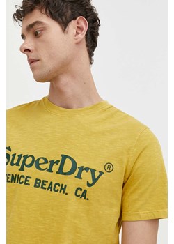 Superdry t-shirt bawełniany męski kolor żółty z nadrukiem ze sklepu ANSWEAR.com w kategorii T-shirty męskie - zdjęcie 169967659