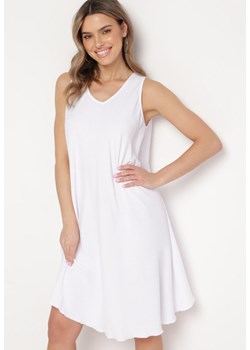 Biała Gładka Sukienka Midi na Ramiączkach z Trójkątnym Dekoltem Voriala ze sklepu Born2be Odzież w kategorii Sukienki - zdjęcie 169972088