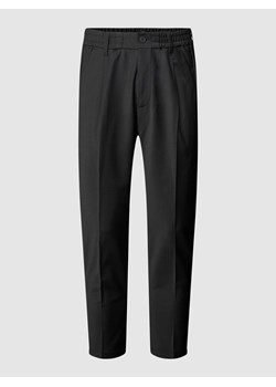 Spodnie materiałowe w kant model ‘CHASY’ ze sklepu Peek&Cloppenburg  w kategorii Spodnie męskie - zdjęcie 169991347