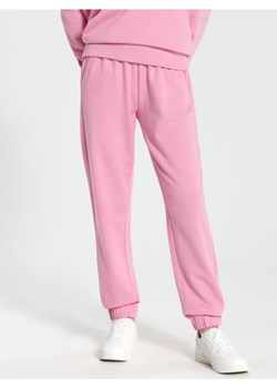 Sinsay - Spodnie dresowe - różowy ze sklepu Sinsay w kategorii Spodnie damskie - zdjęcie 169999189