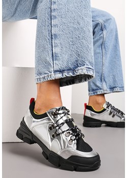 Srebrne Sneakersy na Płaskiej Lekko Podwyższonej Podeszwie Ozdobione Paskami z Cyrkoniami Eyanna ze sklepu born2be.pl w kategorii Buty sportowe damskie - zdjęcie 170001055