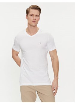 Calvin Klein Jeans T-Shirt Embro Badge J30J325212 Biały Slim Fit ze sklepu MODIVO w kategorii T-shirty męskie - zdjęcie 170009108