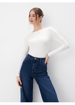 Mohito - Dopasowana kremowa bluzka - kremowy ze sklepu Mohito w kategorii Bluzki damskie - zdjęcie 170009608