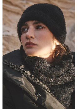 Ciepła futrzana czapka czarna ze sklepu Moodo.pl w kategorii Czapki zimowe damskie - zdjęcie 170017187