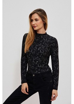 Bluzka z printem w kształcie twarzy i półgolfem czarna ze sklepu Moodo.pl w kategorii Bluzki damskie - zdjęcie 170018015