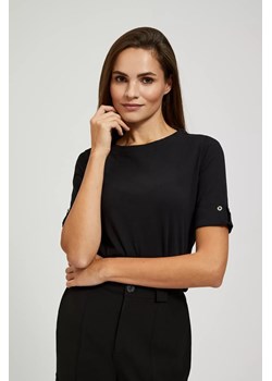 Gładki t-shirt z podwijanymi rękawami czarny ze sklepu Moodo.pl w kategorii Bluzki damskie - zdjęcie 170027049