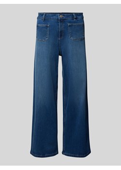 Jeansy o rozkloszowanym,skróconym kroju ze sklepu Peek&Cloppenburg  w kategorii Jeansy damskie - zdjęcie 170038497