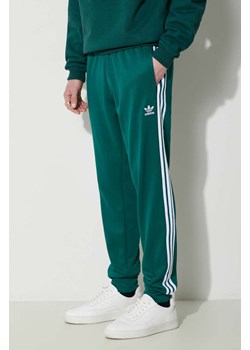 adidas Originals spodnie dresowe kolor zielony z aplikacją  IR9886 ze sklepu PRM w kategorii Spodnie męskie - zdjęcie 170039489
