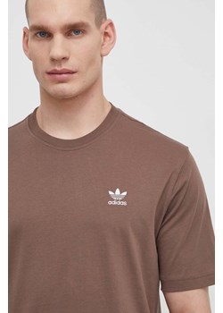 adidas Originals t-shirt bawełniany Essential Tee męski kolor brązowy z aplikacją IR9688 ze sklepu PRM w kategorii T-shirty męskie - zdjęcie 170039519