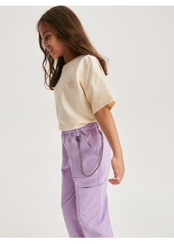 Reserved - Spodnie z łańcuszkiem - lawendowy ze sklepu Reserved w kategorii Spodnie dziewczęce - zdjęcie 170052639