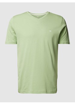 T-shirt z dekoltem w serek ze sklepu Peek&Cloppenburg  w kategorii T-shirty męskie - zdjęcie 170056346