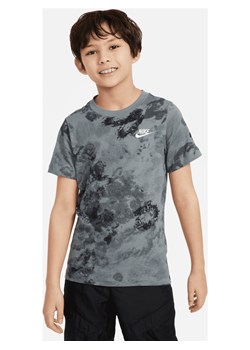 T-shirt dla dużych dzieci Nike Sportswear - Szary ze sklepu Nike poland w kategorii T-shirty chłopięce - zdjęcie 170057488