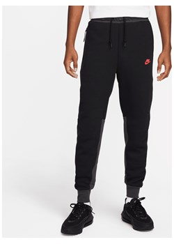 Joggery męskie Nike Sportswear Tech Fleece - Czerń ze sklepu Nike poland w kategorii Spodnie męskie - zdjęcie 170057559