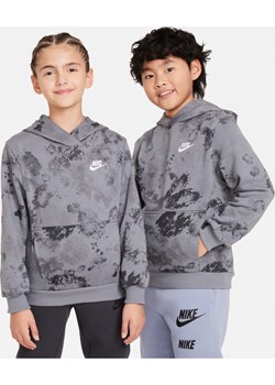 Bluza z kapturem dla dużych dzieci Nike Sportswear Club Fleece - Szary ze sklepu Nike poland w kategorii Bluzy chłopięce - zdjęcie 170057575