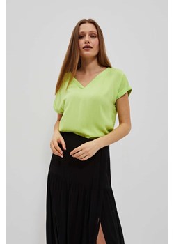 Wiskozowa koszulka damska z dekoltem V zielona ze sklepu 5.10.15 w kategorii Bluzki damskie - zdjęcie 170073189