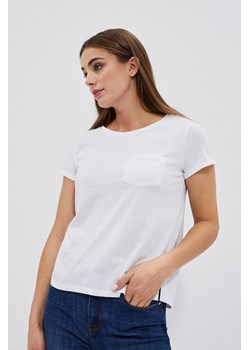 Bawełniany biały t-shirt damski z kieszonką ze sklepu 5.10.15 w kategorii Bluzki damskie - zdjęcie 170073208