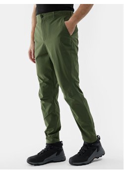 4F Spodnie outdoor 4FWSS24TFTRM483 Zielony Regular Fit ze sklepu MODIVO w kategorii Spodnie męskie - zdjęcie 170073597