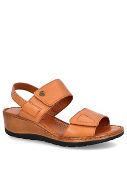 Wygodne sandały ze skóry - CAPRICE 9-28251-20 BRĄZOWE ze sklepu Tymoteo.pl - sklep obuwniczy w kategorii Sandały damskie - zdjęcie 170075268