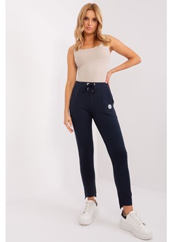 Granatowe spodnie dresowe z prostymi nogawkami ze sklepu 5.10.15 w kategorii Spodnie damskie - zdjęcie 170111495