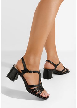 Czarne sandały na słupku Zoyra ze sklepu Zapatos w kategorii Sandały damskie - zdjęcie 170112729