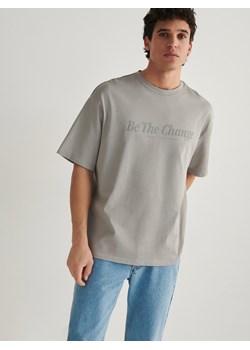Reserved - T-shirt oversize z nadrukiem - jasnoszary ze sklepu Reserved w kategorii T-shirty męskie - zdjęcie 170135846