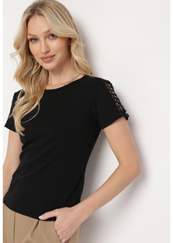 Czarny Bawełniany T-shirt z Ażurową Wstawką Elvinna ze sklepu Born2be Odzież w kategorii Bluzki damskie - zdjęcie 170139747