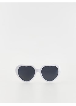 Reserved - Okulary przeciwsłoneczne serca - biały ze sklepu Reserved w kategorii Okulary przeciwsłoneczne dziecięce - zdjęcie 170155397