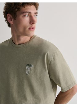 Reserved - T-shirt z efektem sprania - jasnozielony ze sklepu Reserved w kategorii T-shirty męskie - zdjęcie 170155415