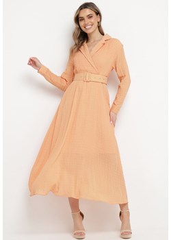 Pomarańczowa Rozkloszowana Sukienka z Kopertowym Dekoltem i Paskiem w Talii Askadi ze sklepu Born2be Odzież w kategorii Sukienki - zdjęcie 170184715