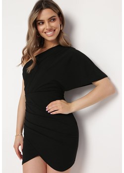 Czarna Asymetryczna Sukienka z Ozdobnym Drapowaniem Aerlia ze sklepu Born2be Odzież w kategorii Sukienki - zdjęcie 170217845
