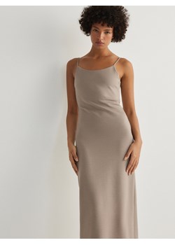 Reserved - Dzianinowa sukienka midi - beżowy ze sklepu Reserved w kategorii Sukienki - zdjęcie 170219766