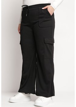 Czarne Spodnie z Gumką w Talii z Szerokimi Nogawkami i Dużymi Kieszeniami Ubavia ze sklepu Born2be Odzież w kategorii Spodnie damskie - zdjęcie 170232596