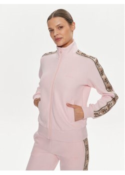 Guess Bluza Britney V2YQ16 KB3P2 Różowy Regular Fit ze sklepu MODIVO w kategorii Bluzy damskie - zdjęcie 170236995