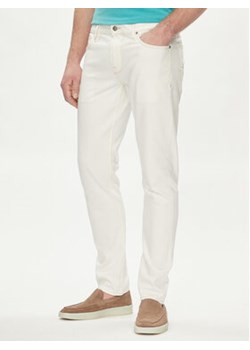 Guess Jeansy Finnley M4GAS2 D5B11 Biały Slim Fit ze sklepu MODIVO w kategorii Jeansy męskie - zdjęcie 170237277